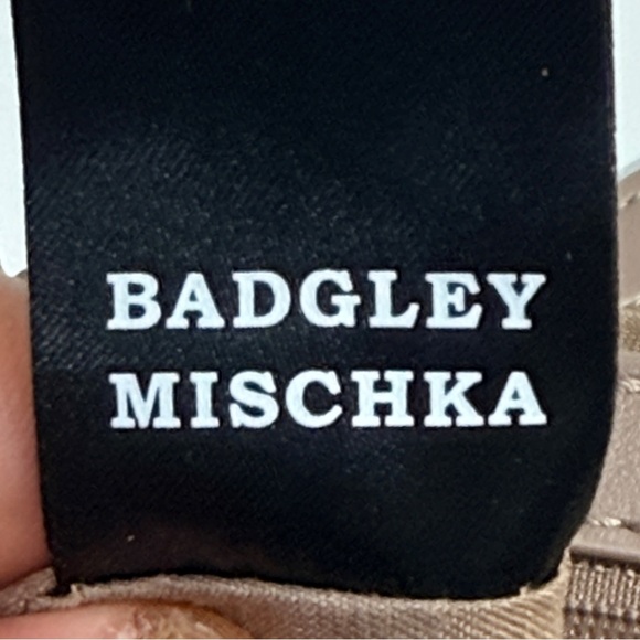 Badgley Mischka Quilted Vegan Crossbody Bag Chain Strap Details Toggle Clasp - Picture 2 of 14